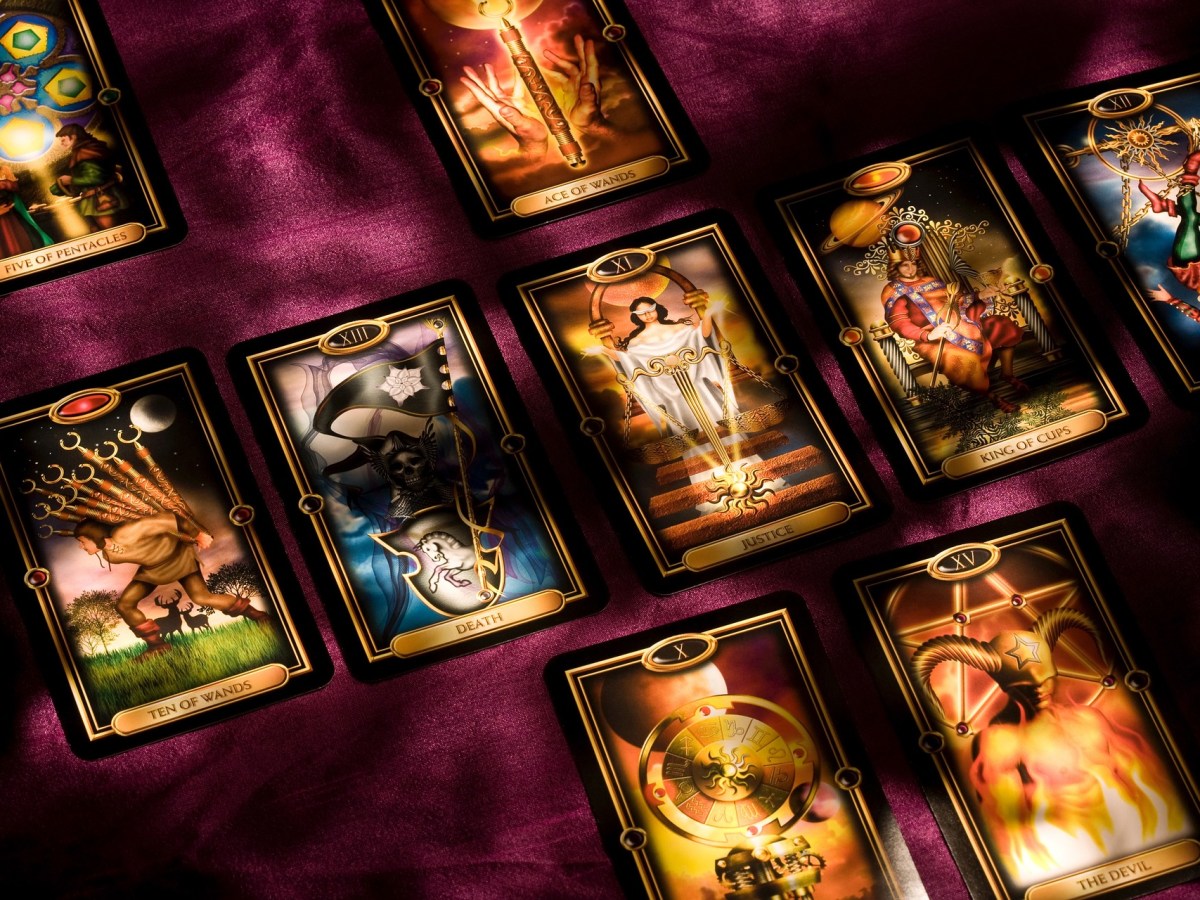 A Review of A Gothic Witch’s Oracle Deck by Raven Digitalis