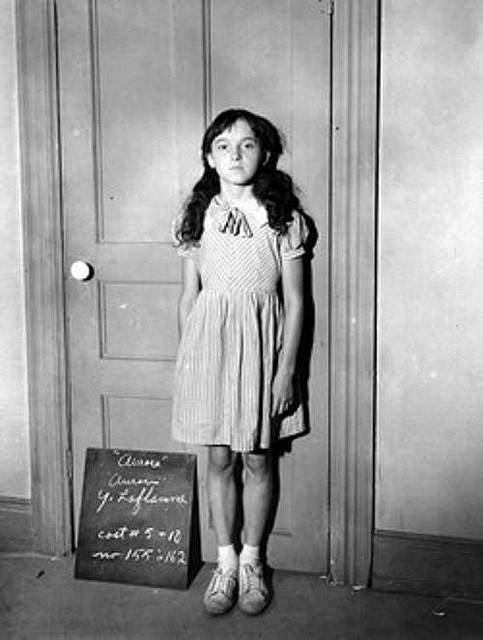 Yvonne Laflamme dans le rôle d’Aurore Gagnon, dans le film de Bigras sorti en salle en 1952.