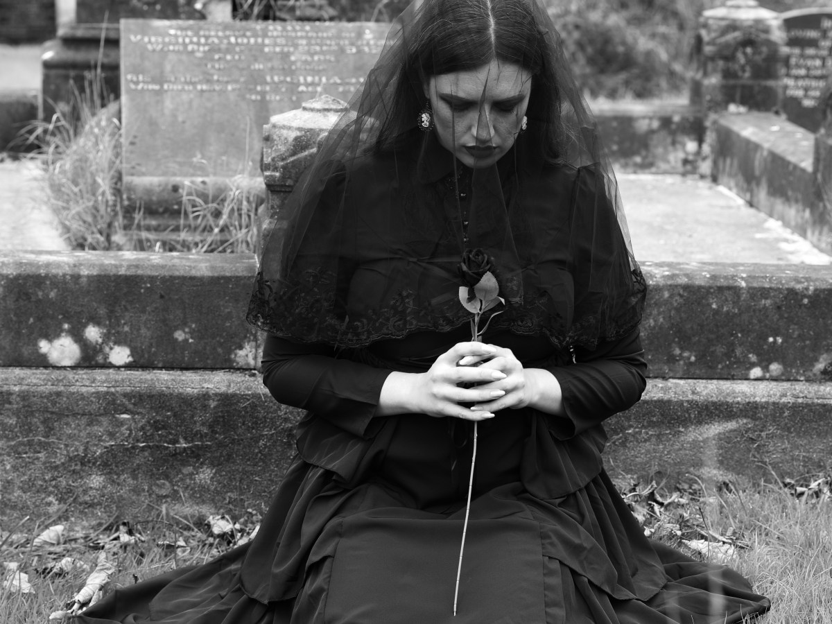The Mourning of the Victorian Era In Photographs